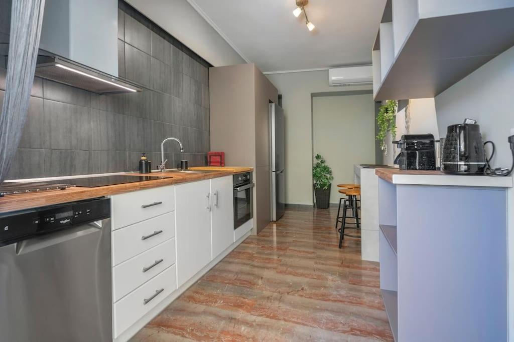 Beautiful Apt In Glyfada Center, Papandreou Street Athens Exterior photo